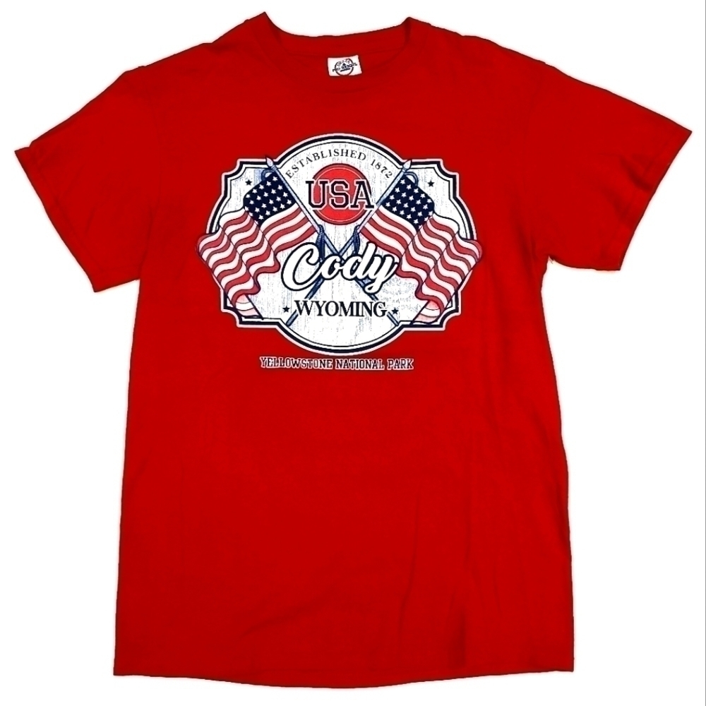 3/$20 Delta Pro Weight Red Yellowstone National Park T-shirt